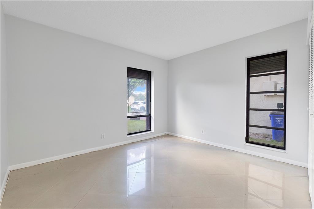The Meadows Of Crystal La - Residential