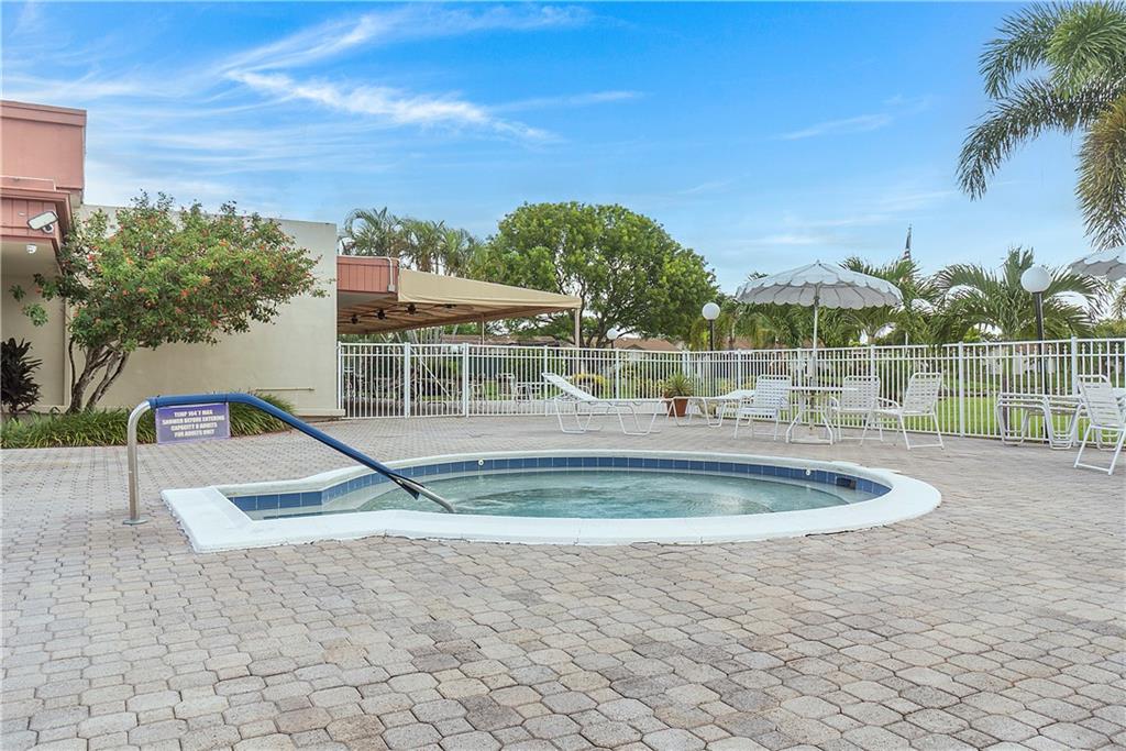 The Meadows Of Crystal La - Residential