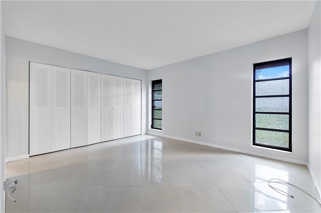 The Meadows Of Crystal La - Residential