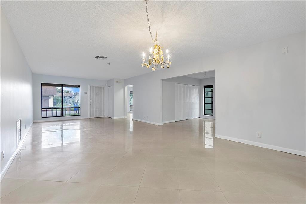 The Meadows Of Crystal La - Residential