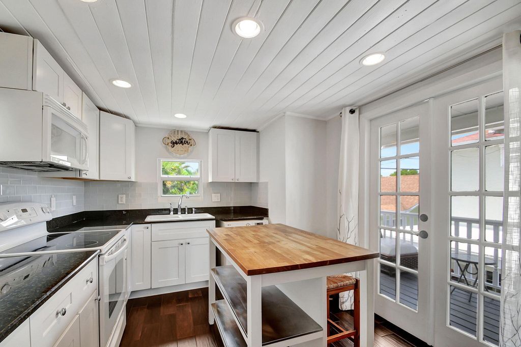 Photo of 412 El Prado #2, West Palm Beach, FL 33405 (MLS # B26003629)