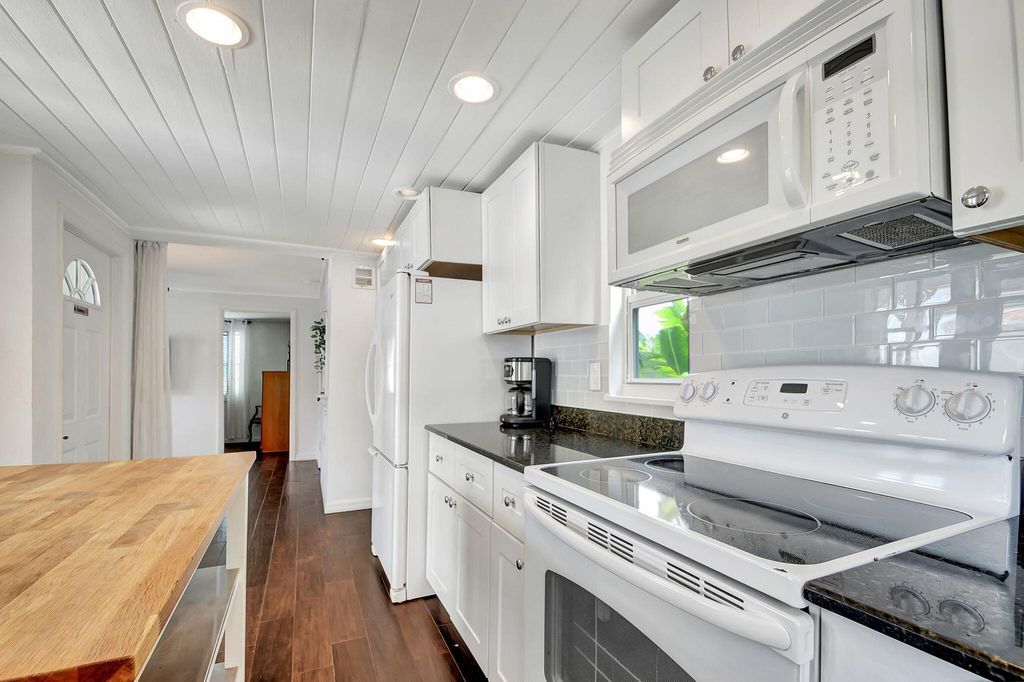 Photo of 412 El Prado #2, West Palm Beach, FL 33405 (MLS # B26003629)