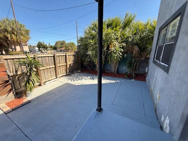 CLOWS - Residential Lease