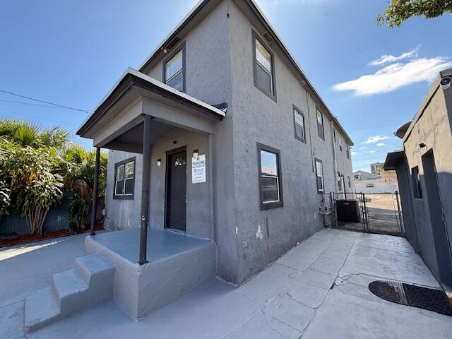 CLOWS - Residential Lease