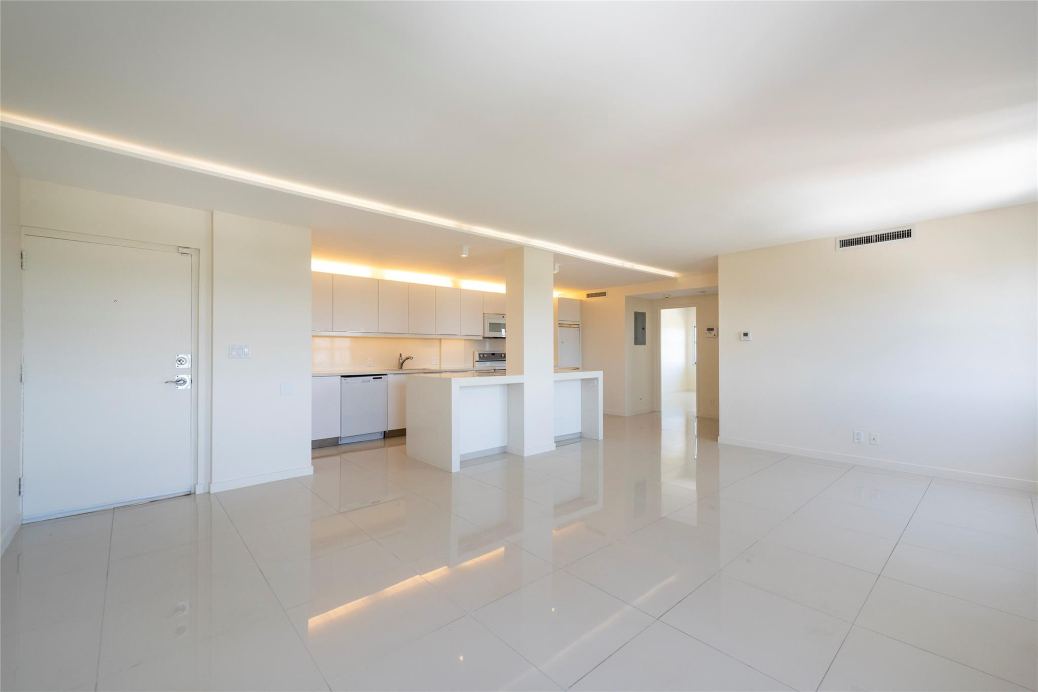 2555 NE 11th Street 902