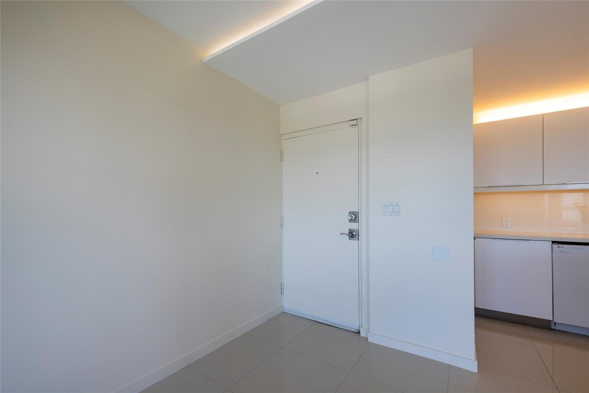 2555 NE 11th Street 902