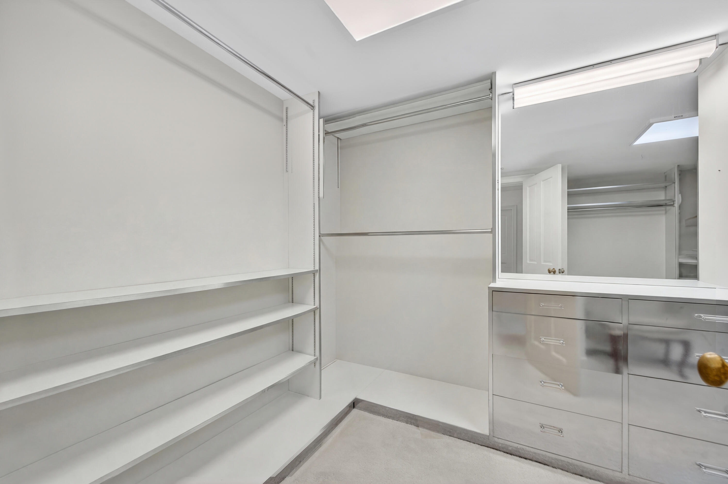 TOWERHOUSE CONDO - Residential