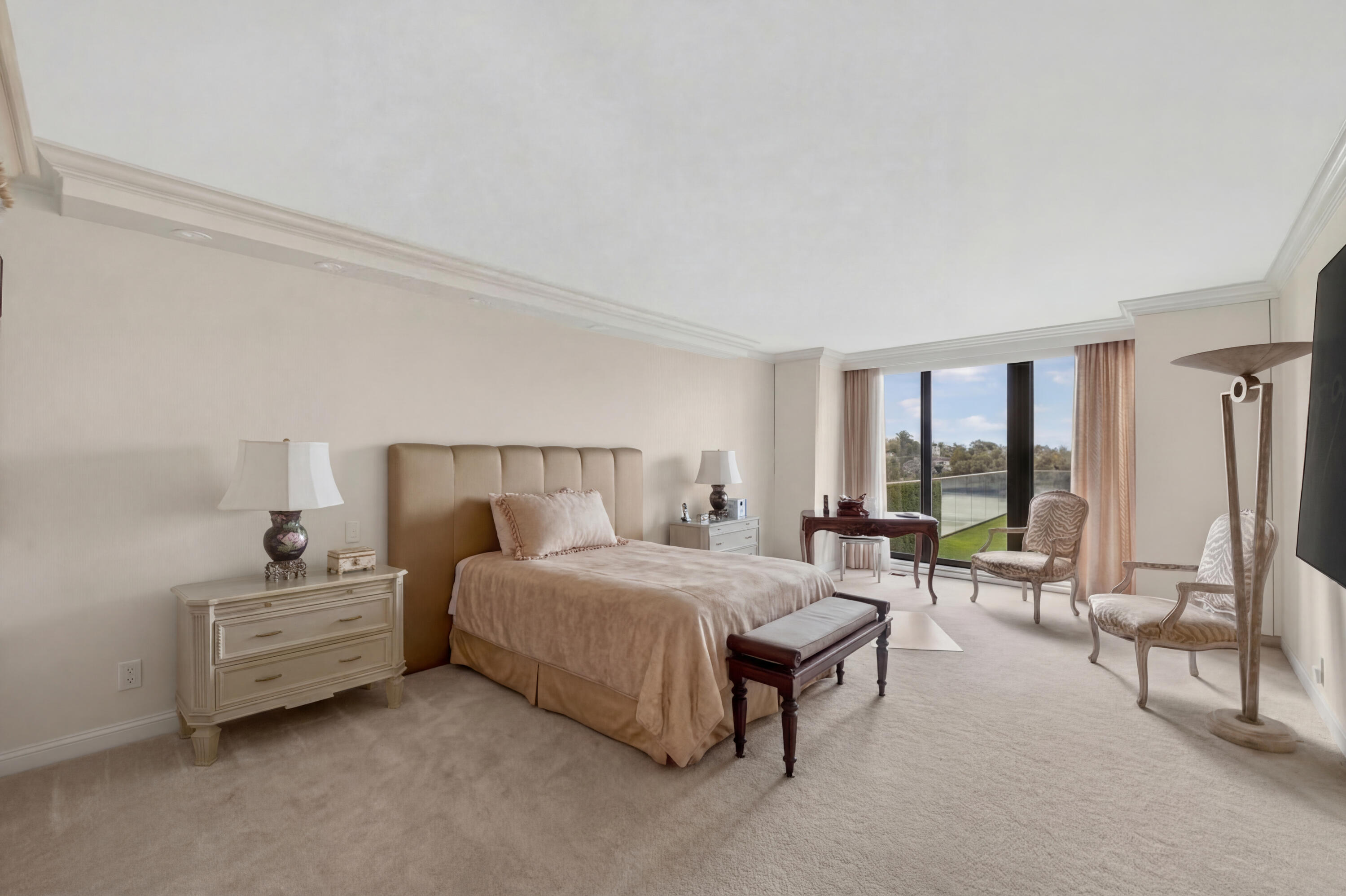 TOWERHOUSE CONDO - Residential