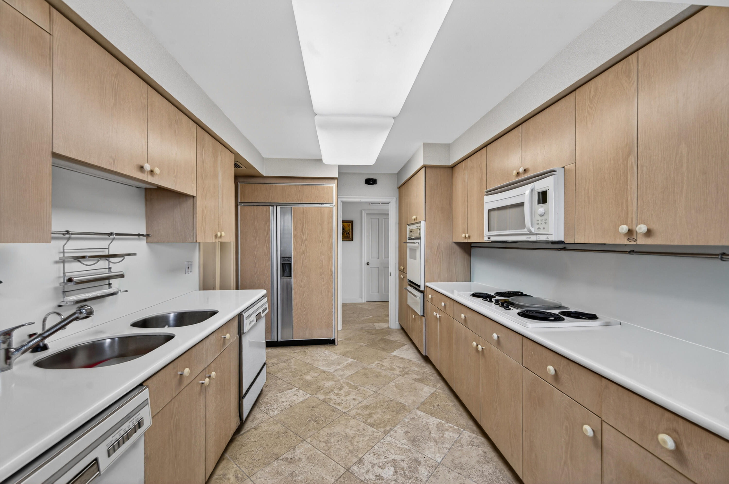 TOWERHOUSE CONDO - Residential