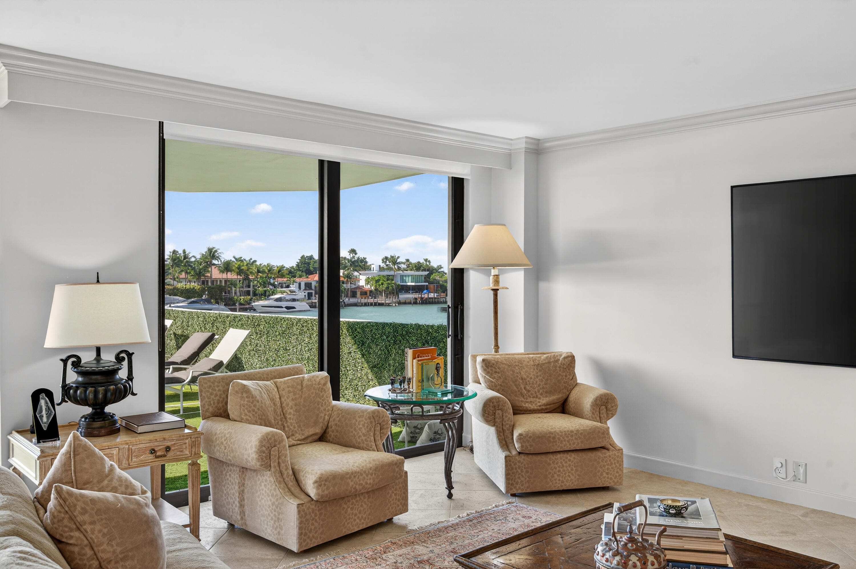 TOWERHOUSE CONDO - Residential