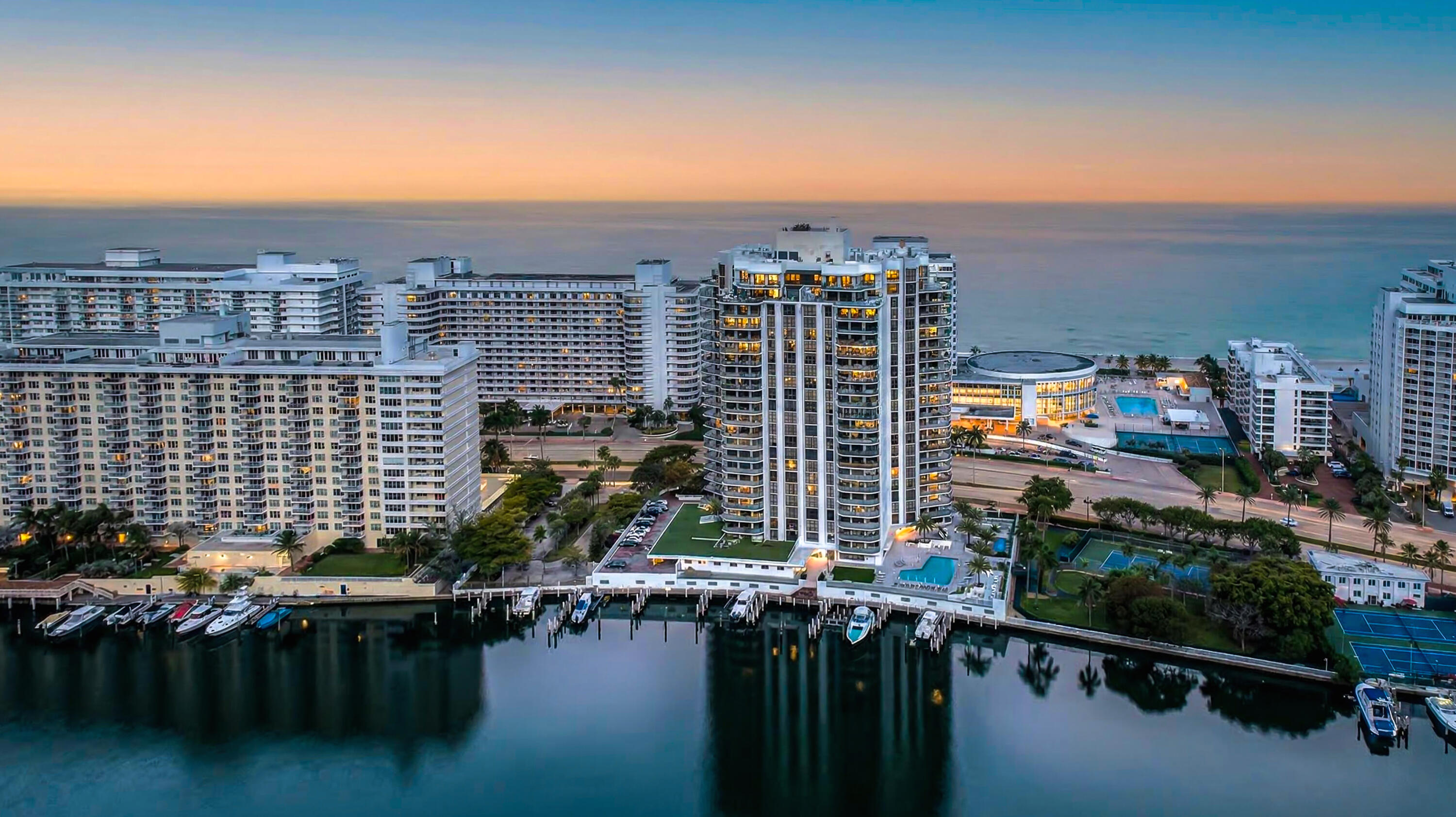 TOWERHOUSE CONDO - Residential