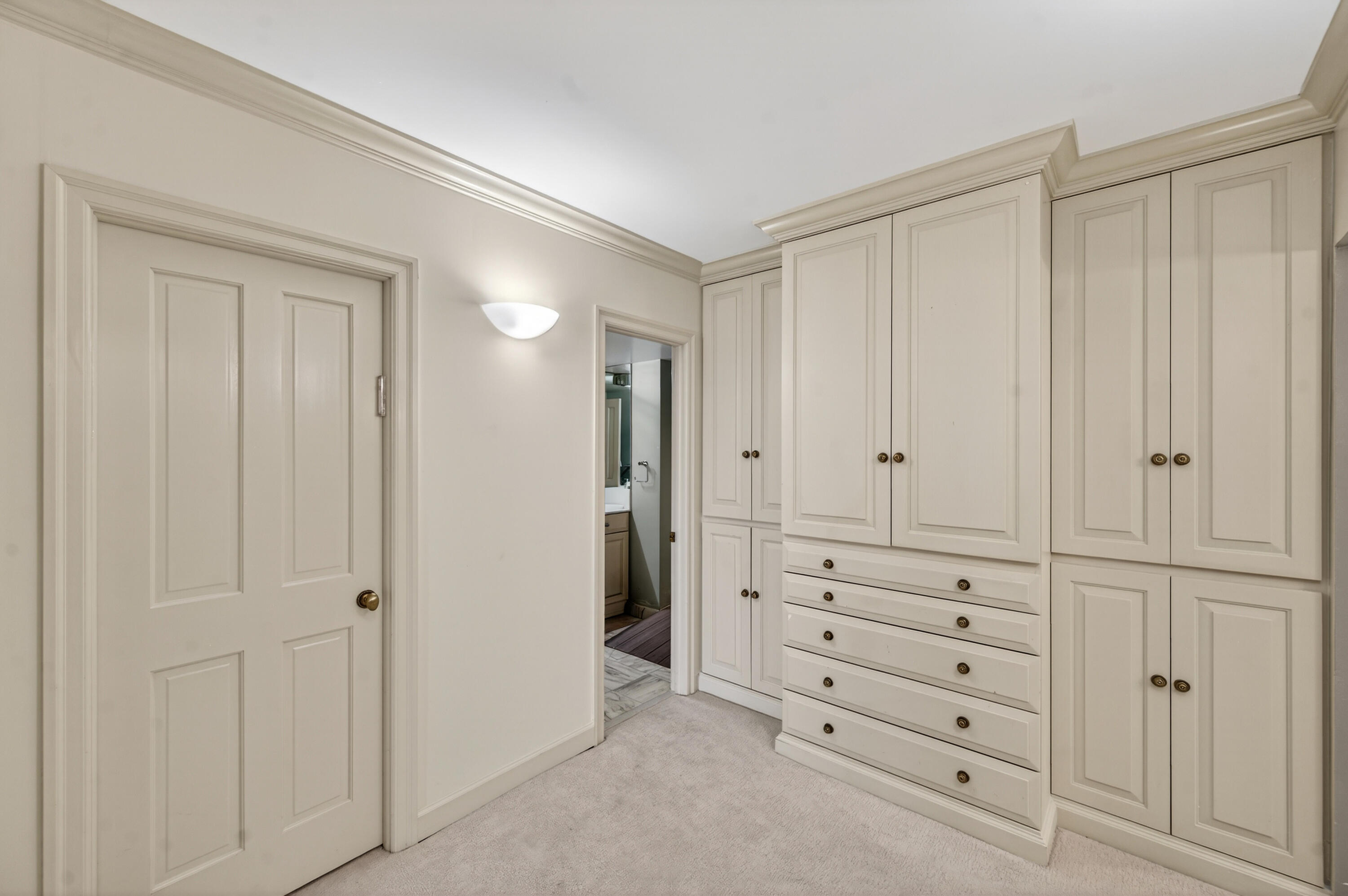 TOWERHOUSE CONDO - Residential