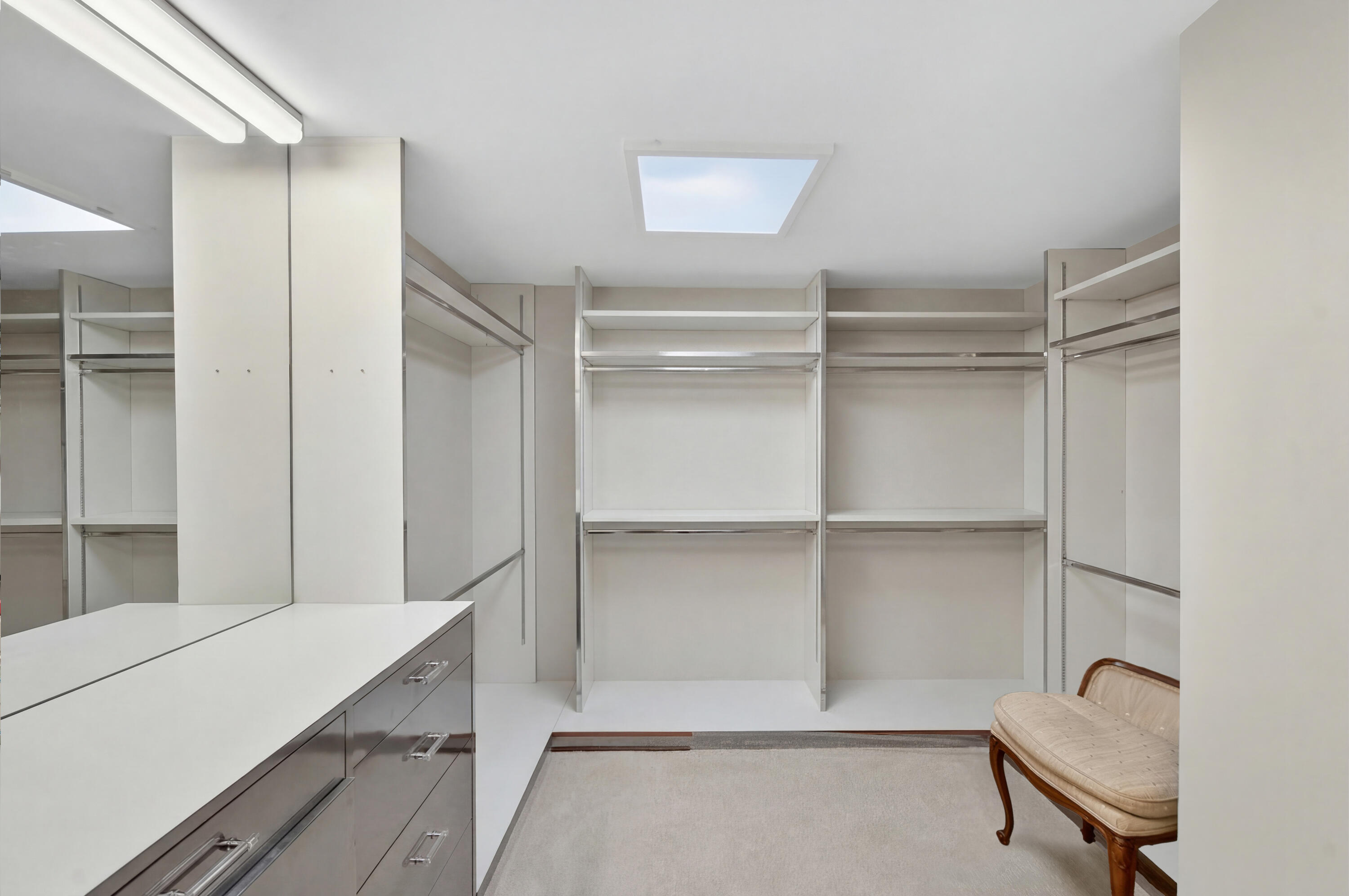 TOWERHOUSE CONDO - Residential