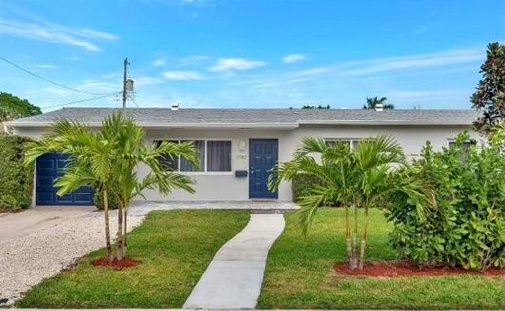 Photo of 1740 12th Avenue N, Lake Worth Beach, FL 33460 (MLS # R10991730)