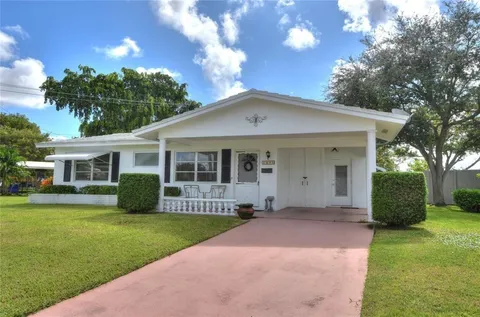 2500 NW 48th St, Tamarac, FL MLS: F10455920