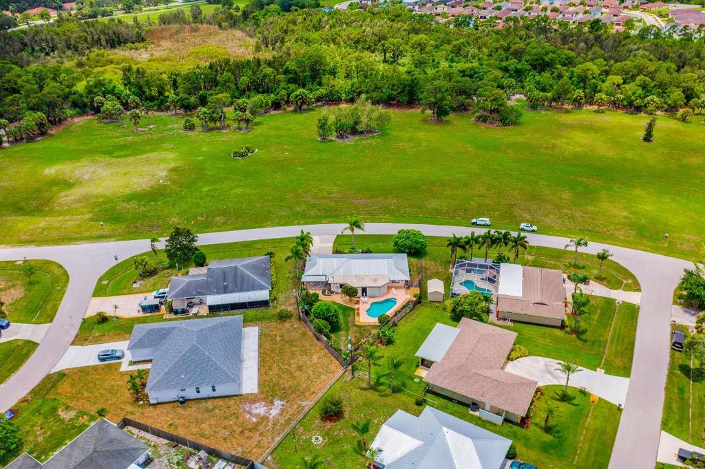 Photo of 1481 SE Cambridge Drive, Port Saint Lucie, FL 34952 (MLS # R10996602)