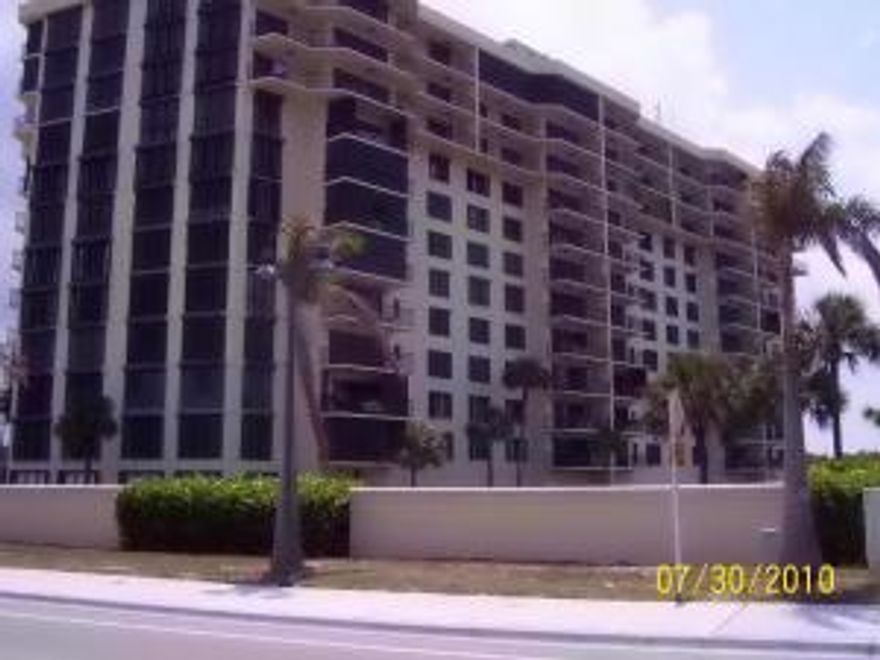 2ND FLOOR 3/2 CORNER UNIT.OCEAN & ITRACOASTAL VIEWS WITH MANY AMENITIES.