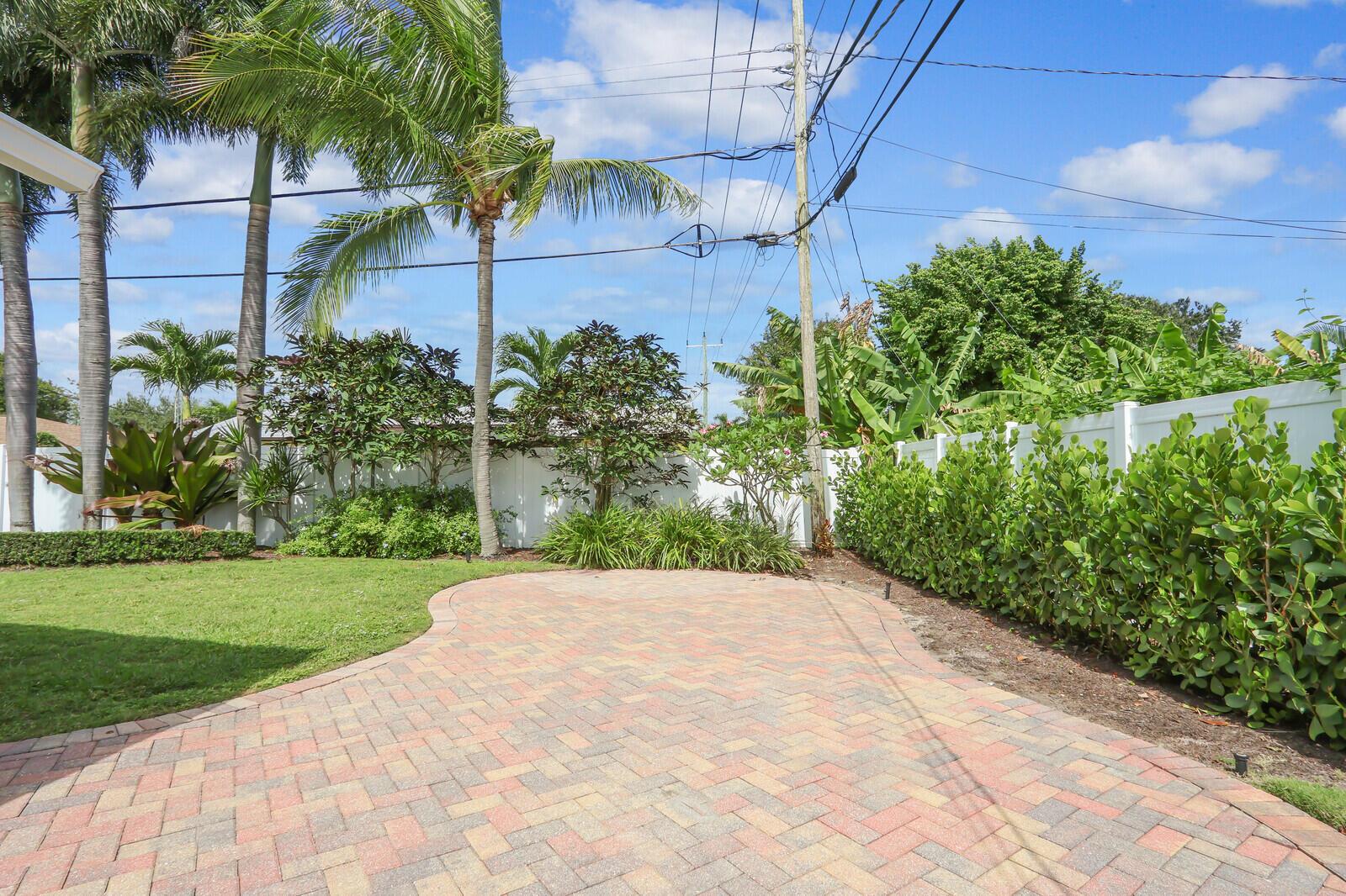 FRENCHMANS CREEK - Residential