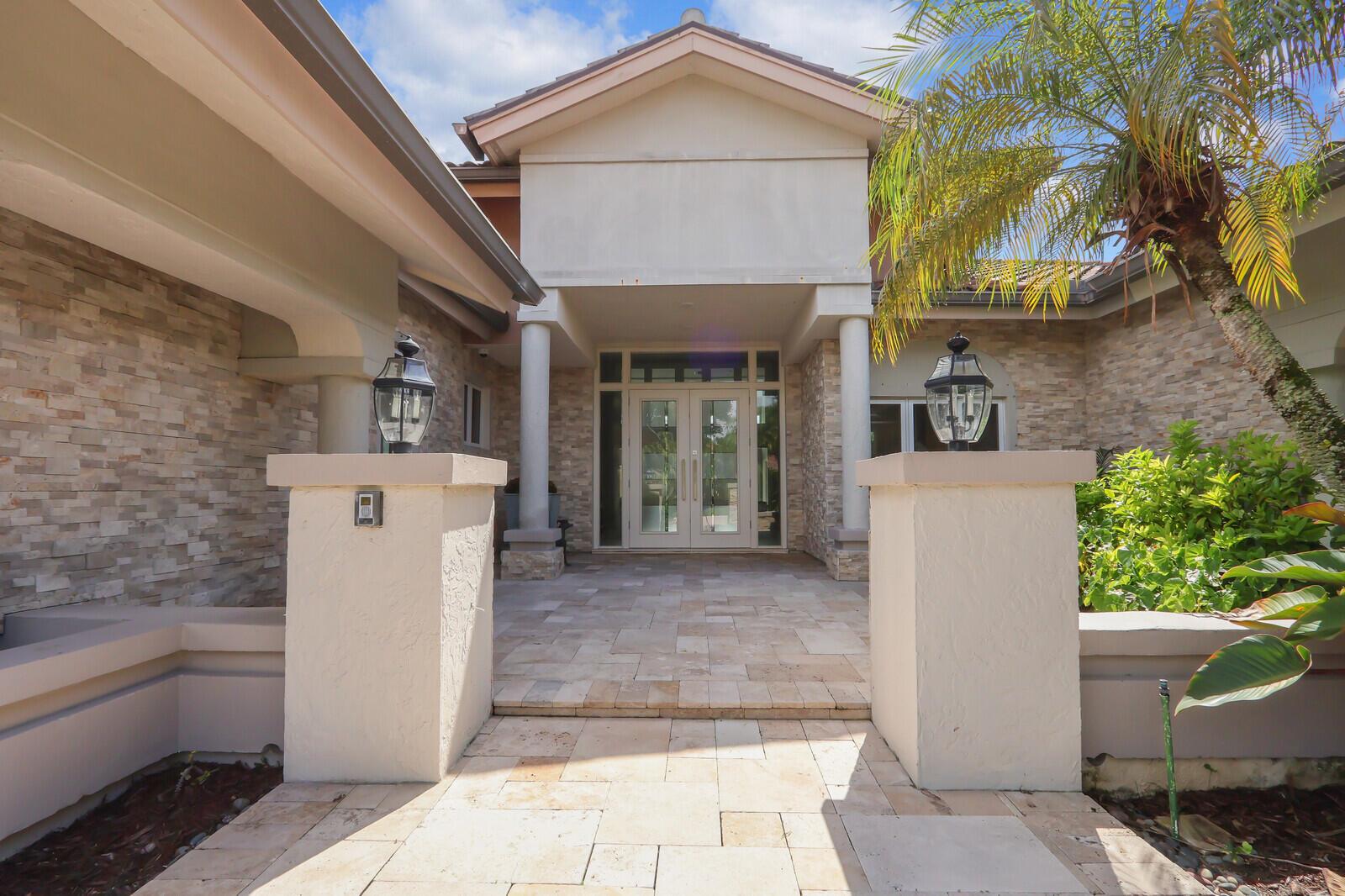 FRENCHMANS CREEK - Residential