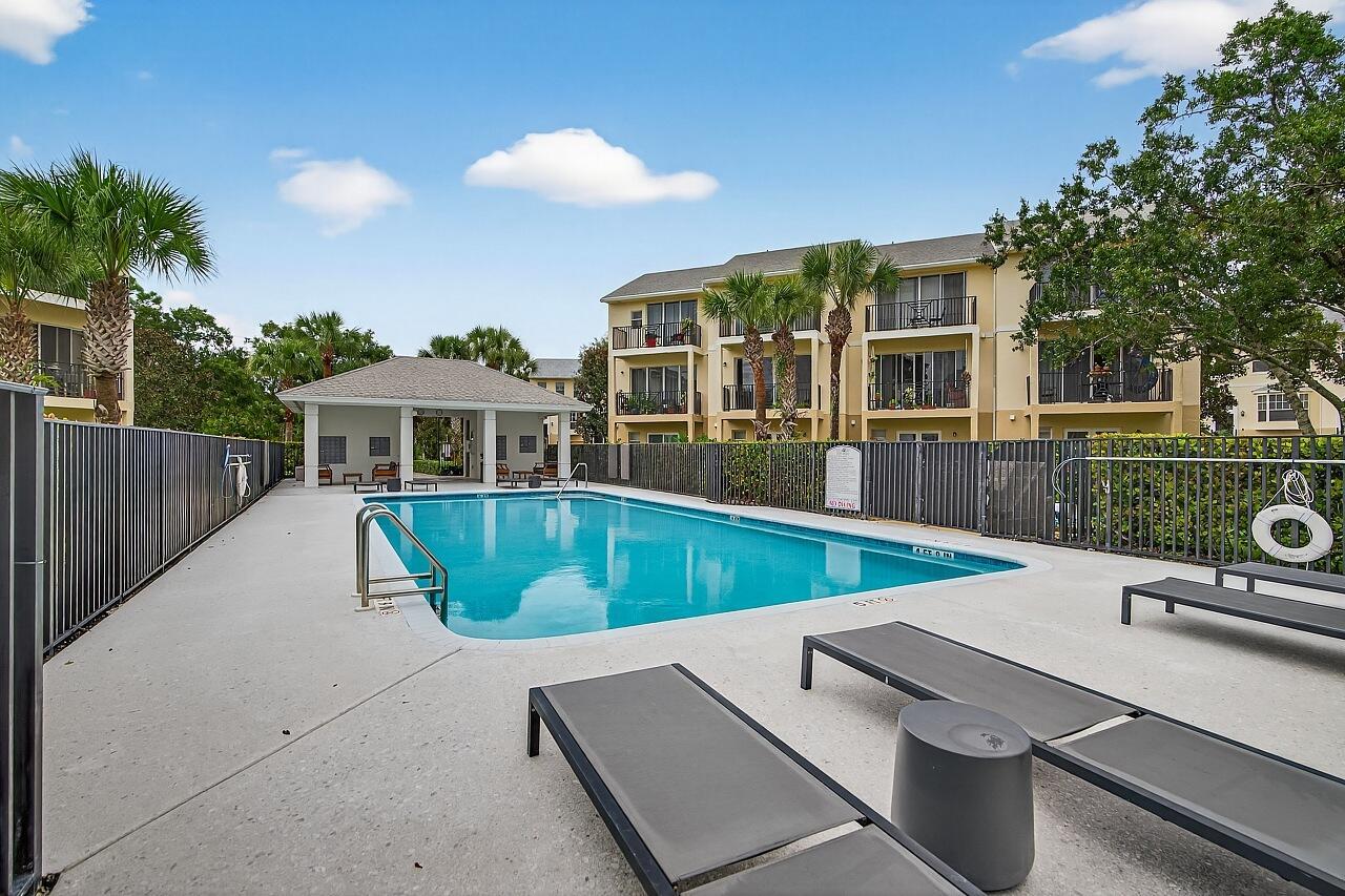 CAROLINA TRACE TOWNHOMES - Residential