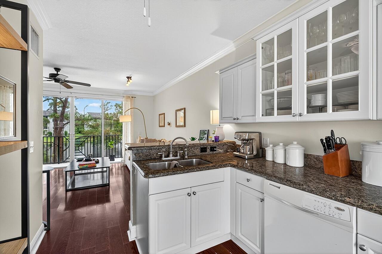 CAROLINA TRACE TOWNHOMES - Residential