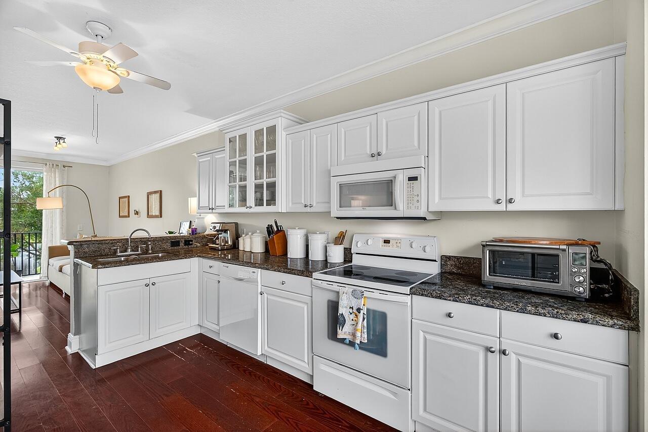 CAROLINA TRACE TOWNHOMES - Residential
