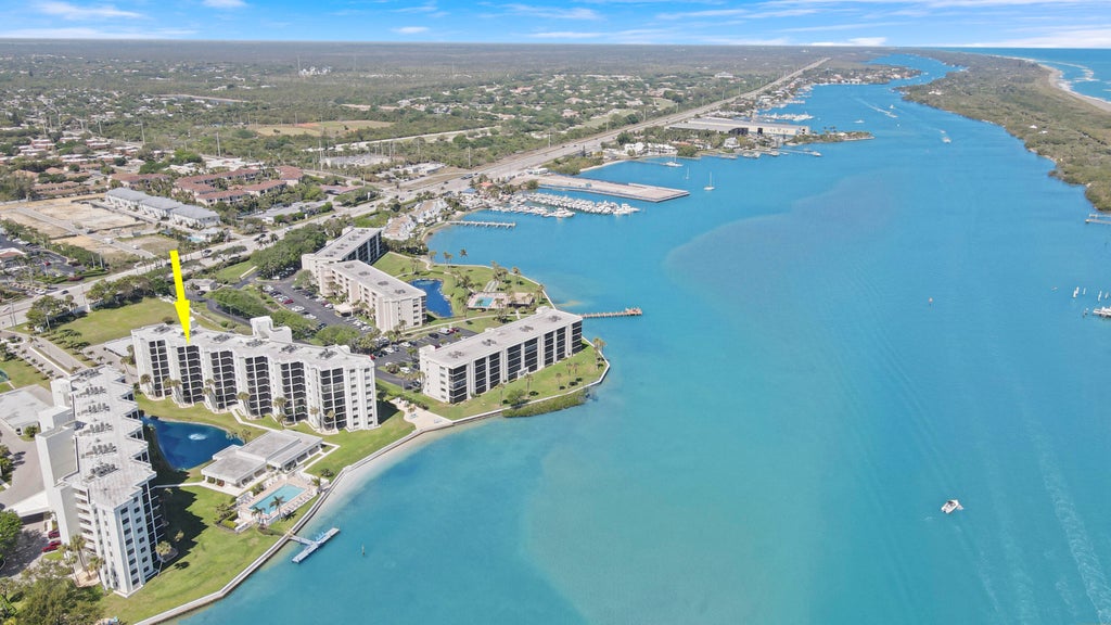 Photo of 19800 Sandpointe Bay Drive #805, Jupiter, FL 33469 (MLS # R11071908)