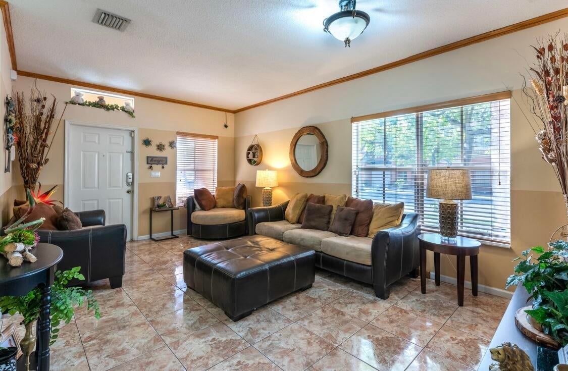 116 S Palm Villas Way