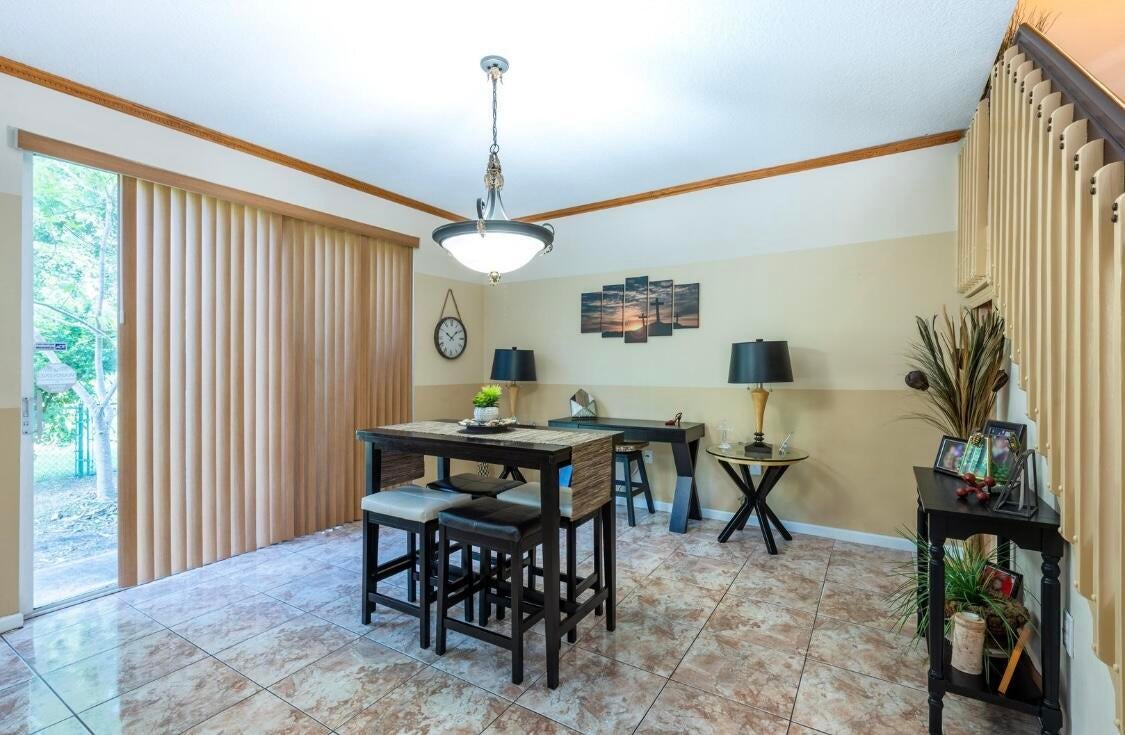 116 S Palm Villas Way