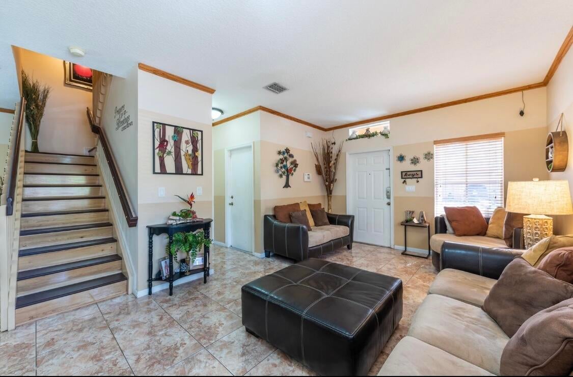 116 S Palm Villas Way