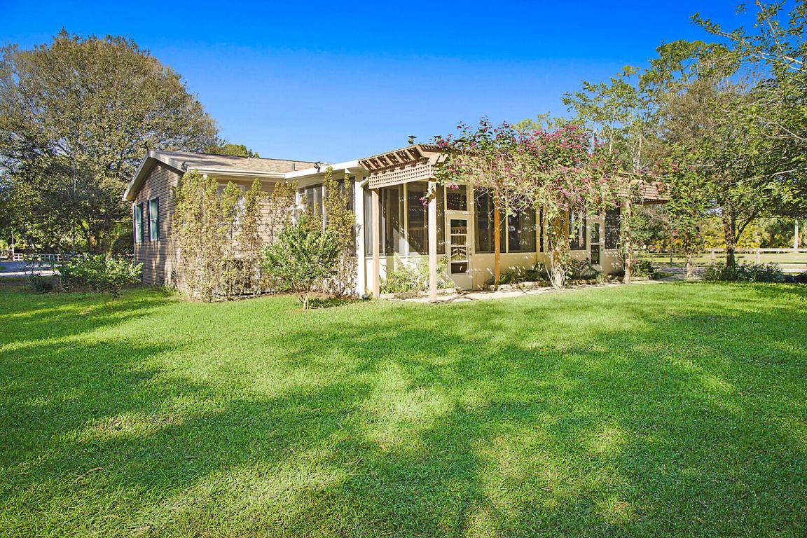 LOXAHATCHEE GROVES - Residential