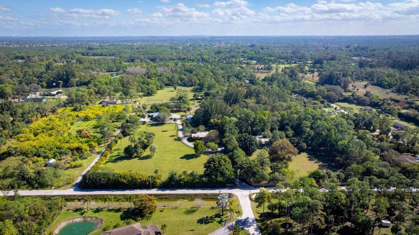 LOXAHATCHEE GROVES - Residential