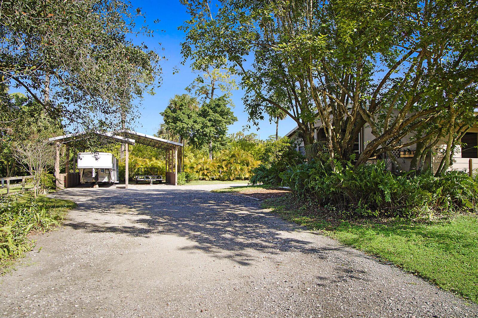 LOXAHATCHEE GROVES - Residential
