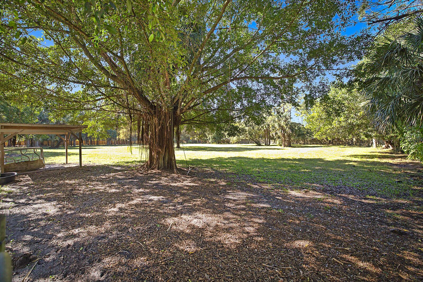 LOXAHATCHEE GROVES - Residential
