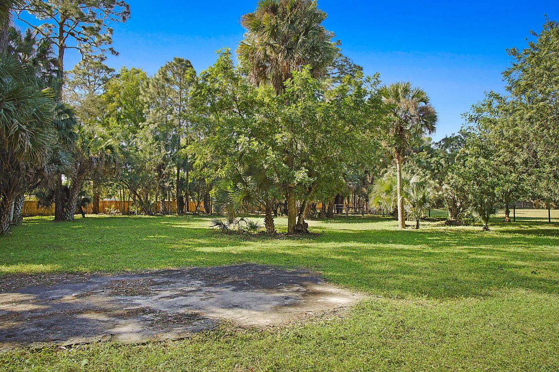 LOXAHATCHEE GROVES - Residential