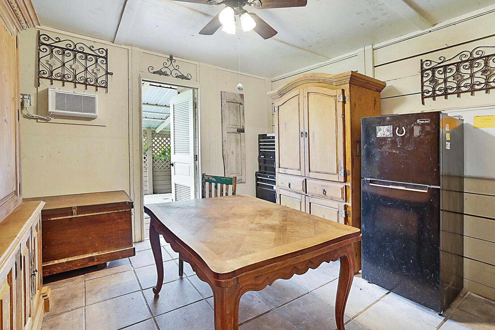 LOXAHATCHEE GROVES - Residential