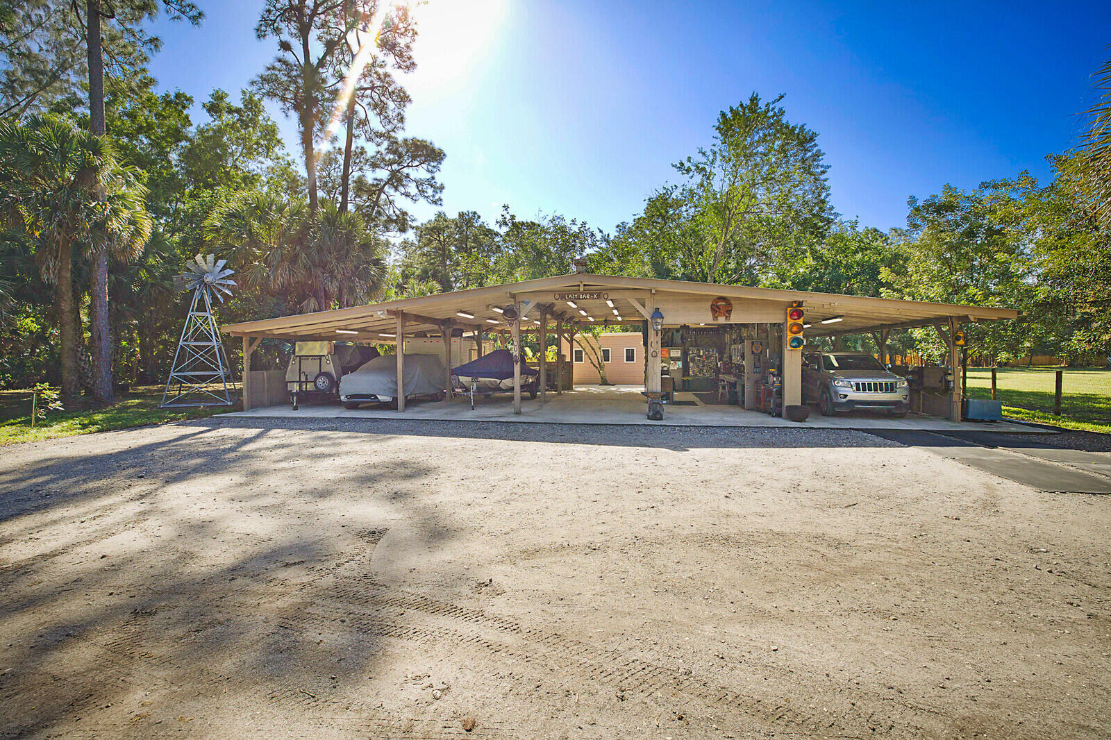 LOXAHATCHEE GROVES - Residential