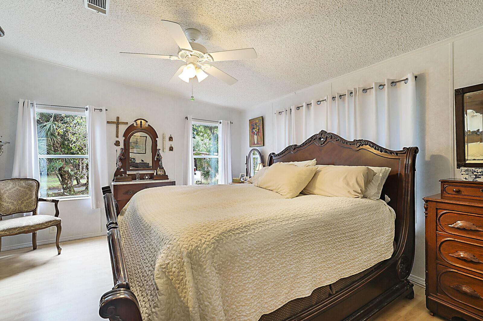 LOXAHATCHEE GROVES - Residential