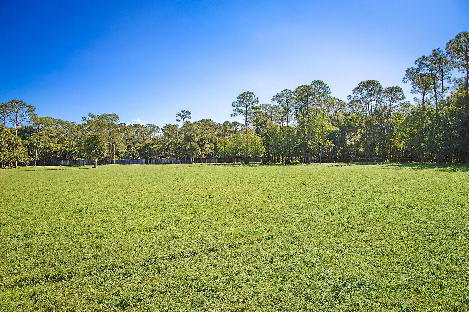 LOXAHATCHEE GROVES - Residential