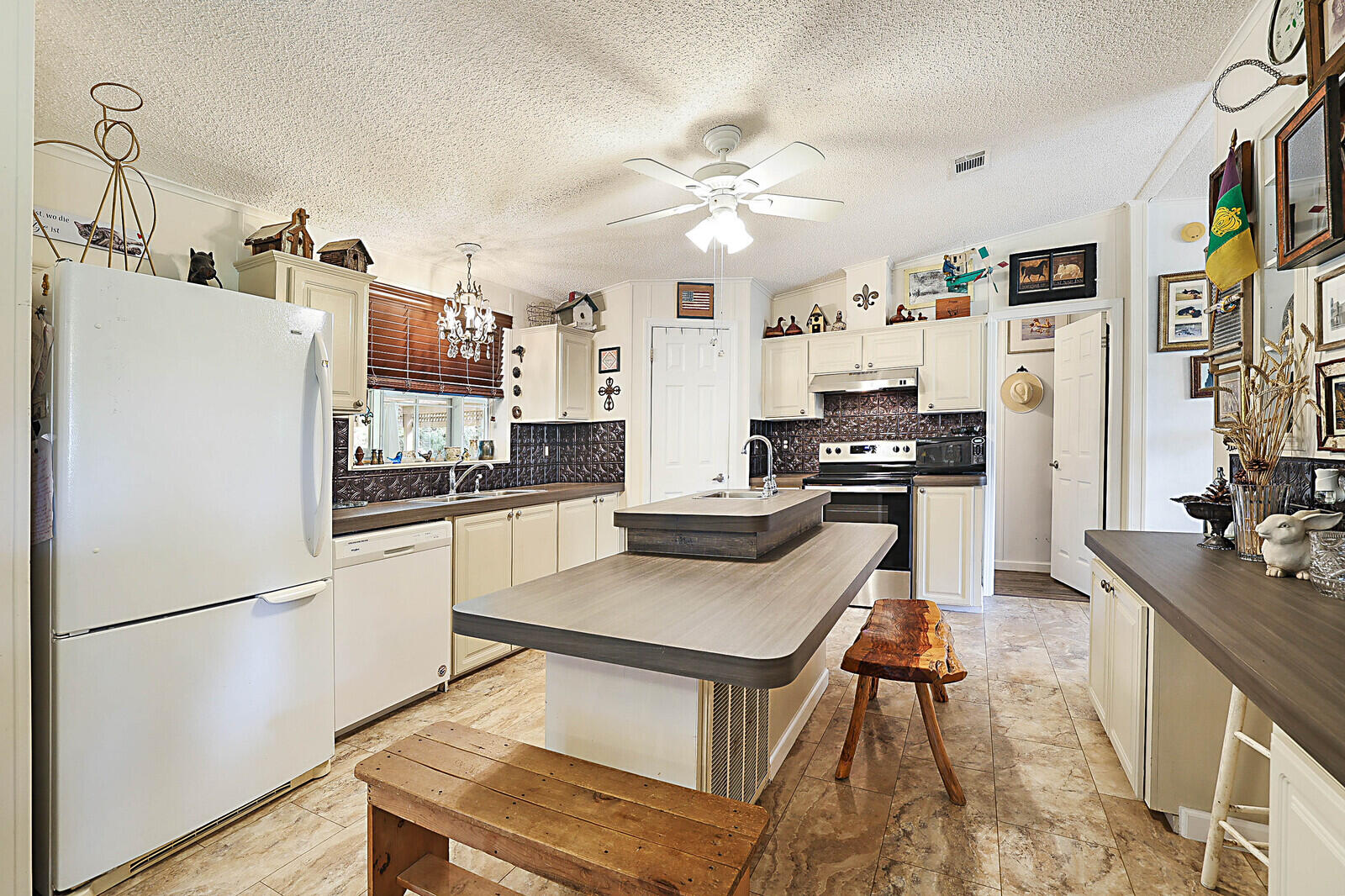 LOXAHATCHEE GROVES - Residential