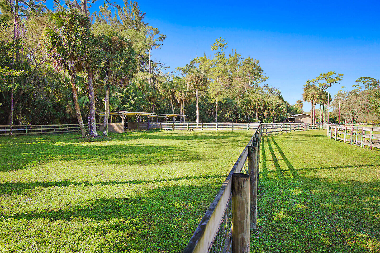 LOXAHATCHEE GROVES - Residential