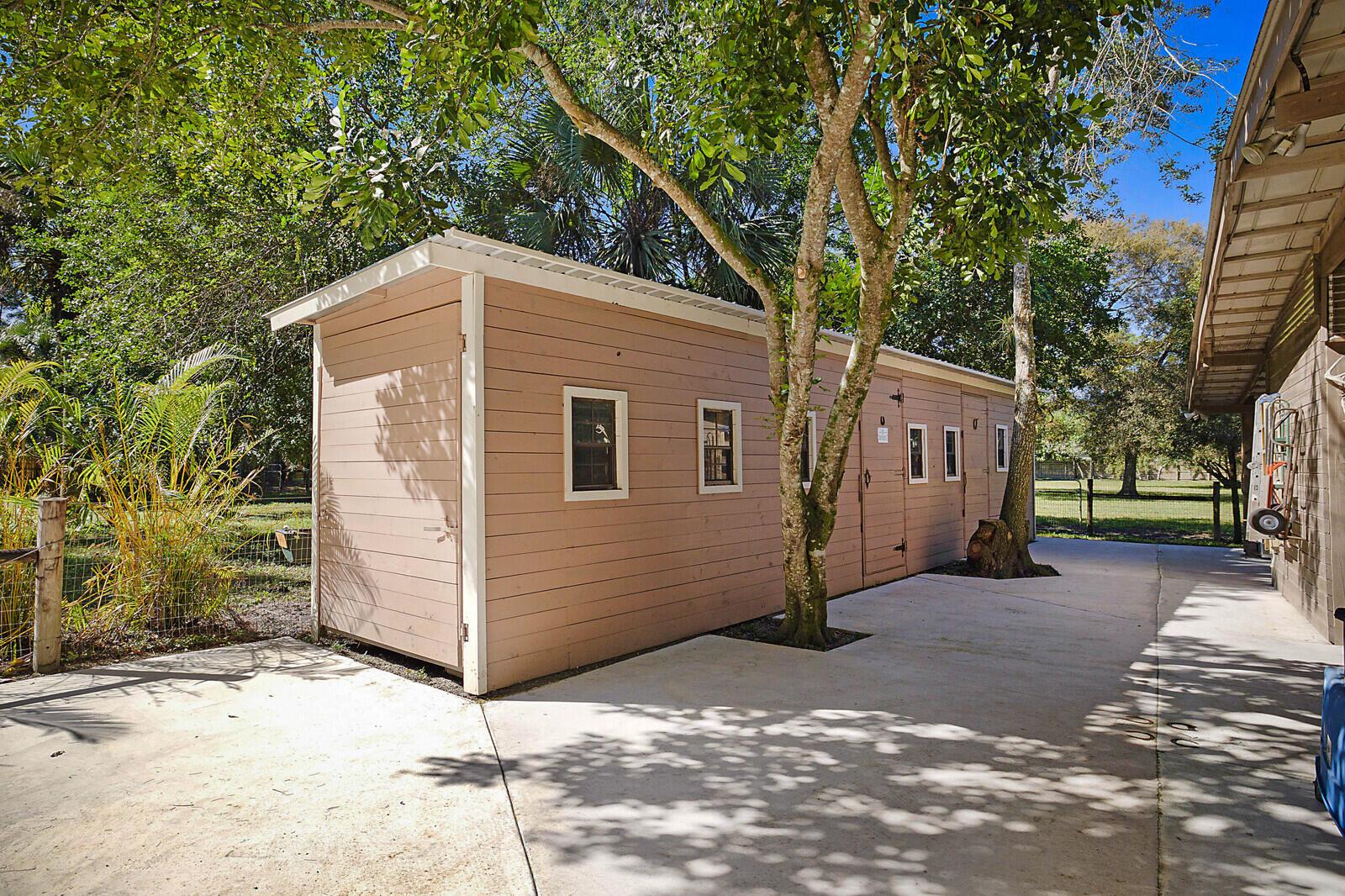 LOXAHATCHEE GROVES - Residential