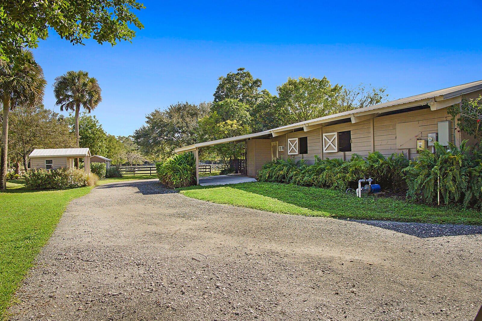 LOXAHATCHEE GROVES - Residential