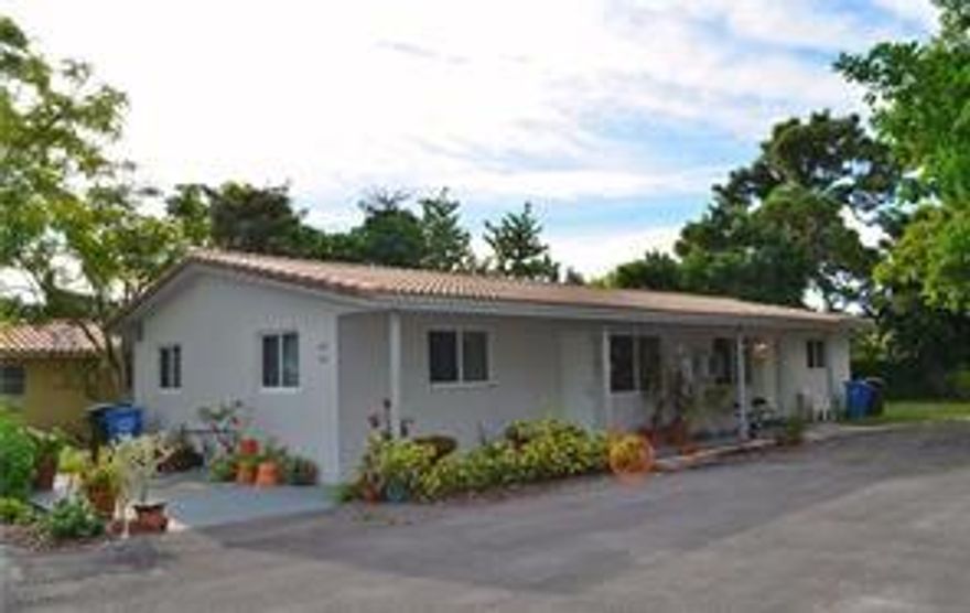 Beautifully renovated 3 bedrooms 1 Bath the Owner Gone Mad with The Luxuries Brand New Everything New S.S Appliances New Kitchen New Washer and Dryer New Dishwasher New Stove New Micro New Ceiling Fan. water $75 a month. great location WILL NOT LAST