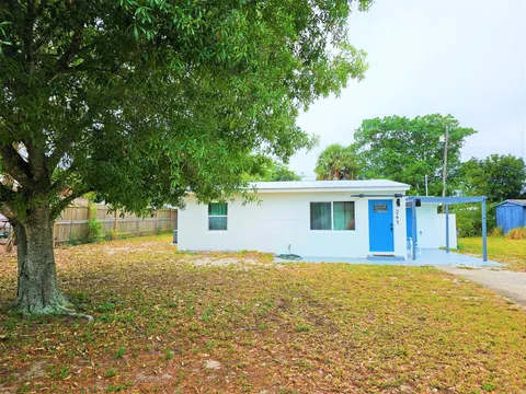 261 6th Court SW, Vero Beach, FL MLS: R11067514