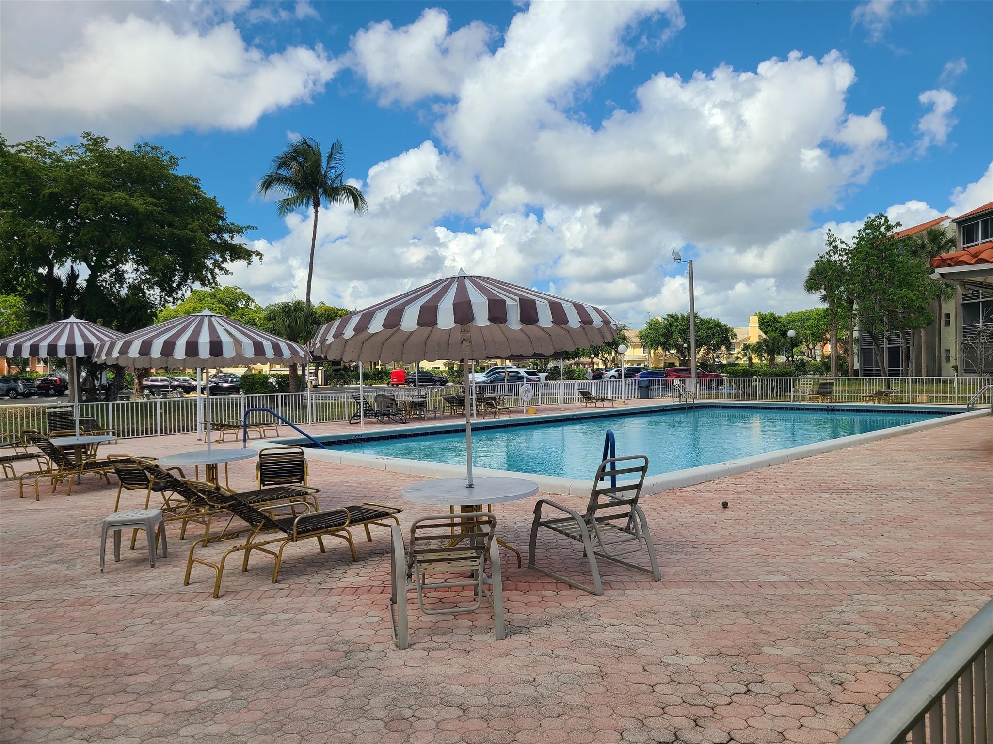 COURTYARDS OF BROWARD CON - Residential