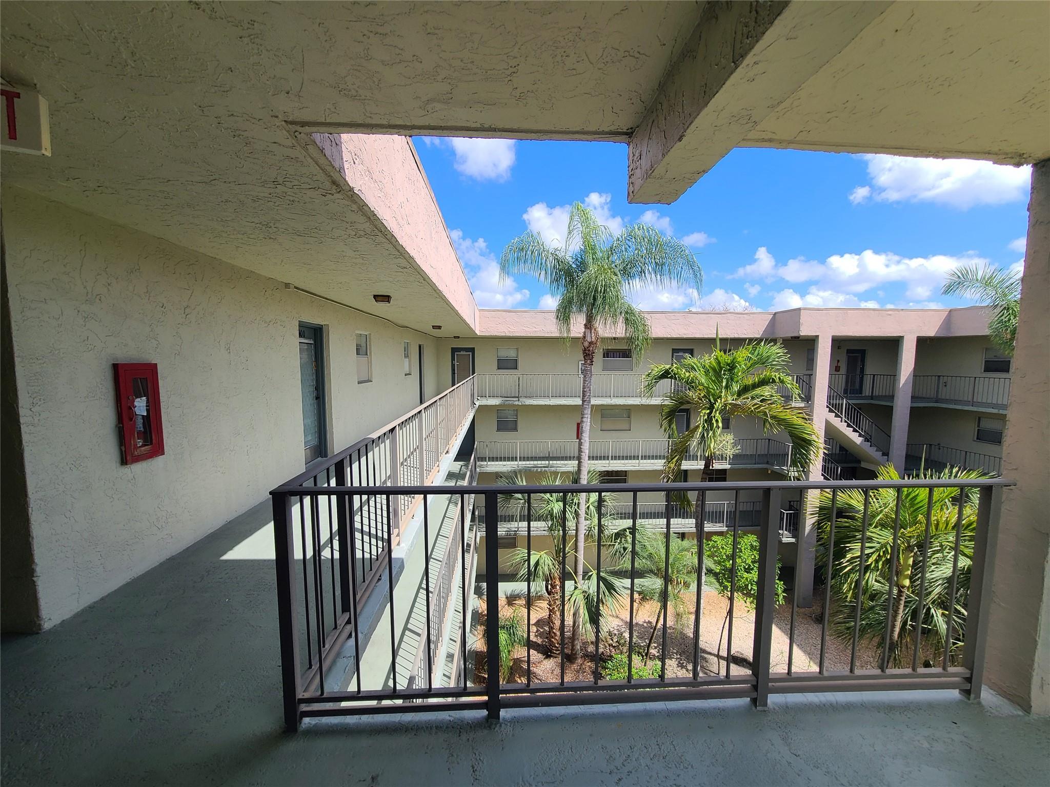 COURTYARDS OF BROWARD CON - Residential