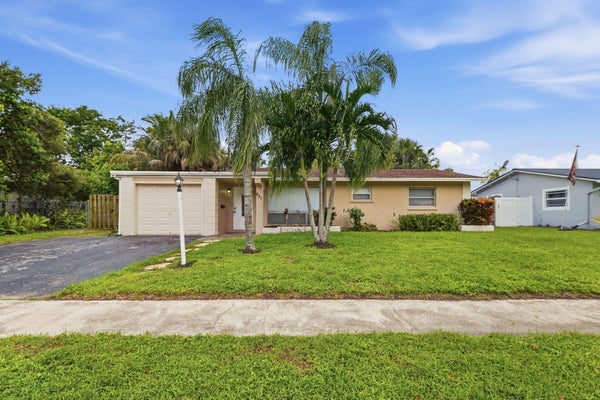 831 NW 43RD AVE, COCONUT CREEK, FL 33066 - Image 69cb8a0ee370fb2a3ccdb3feac68313d/3758615206