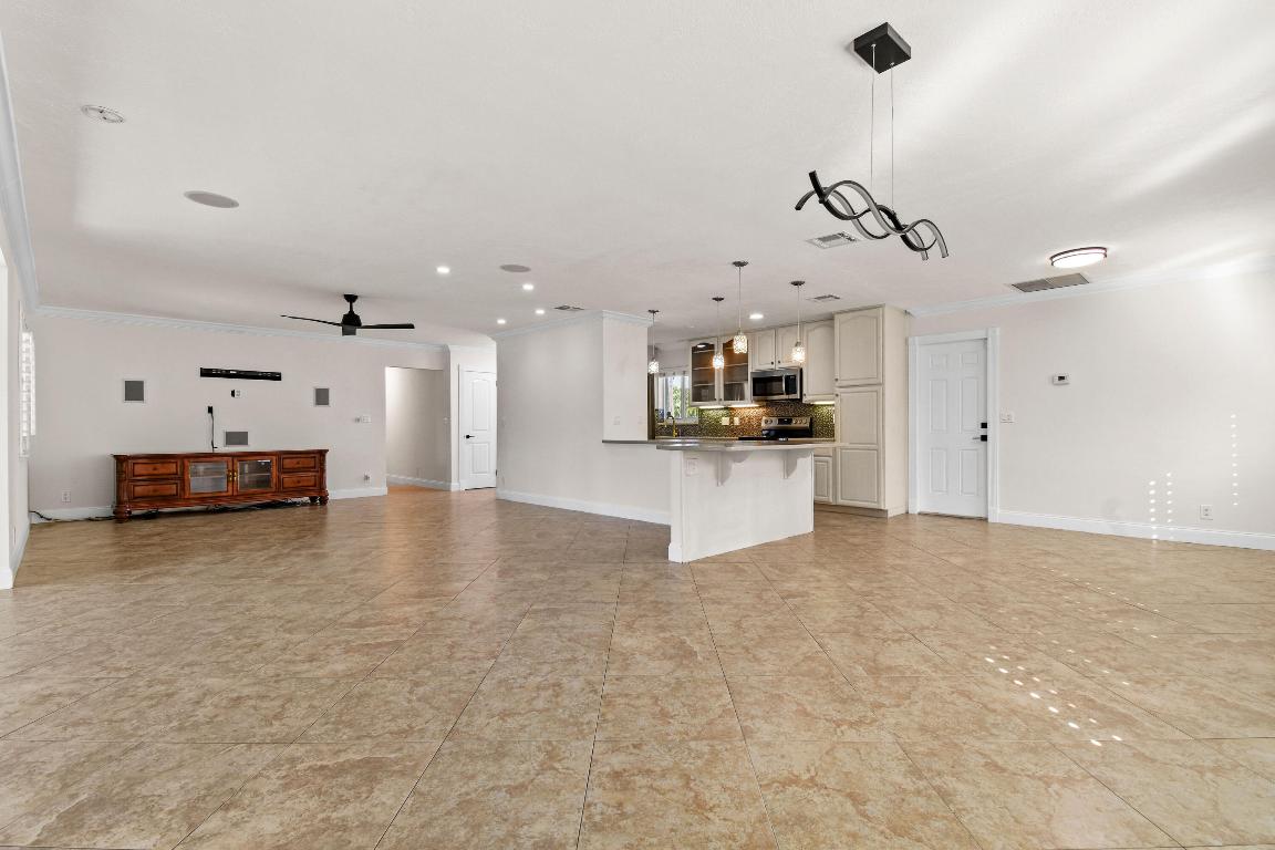 LAKE CLARKE ISLE 3 - Residential