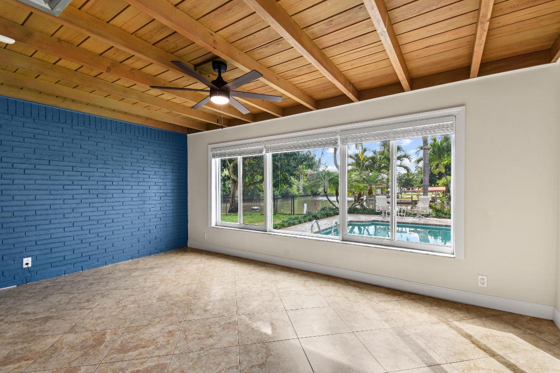 LAKE CLARKE ISLE 3 - Residential